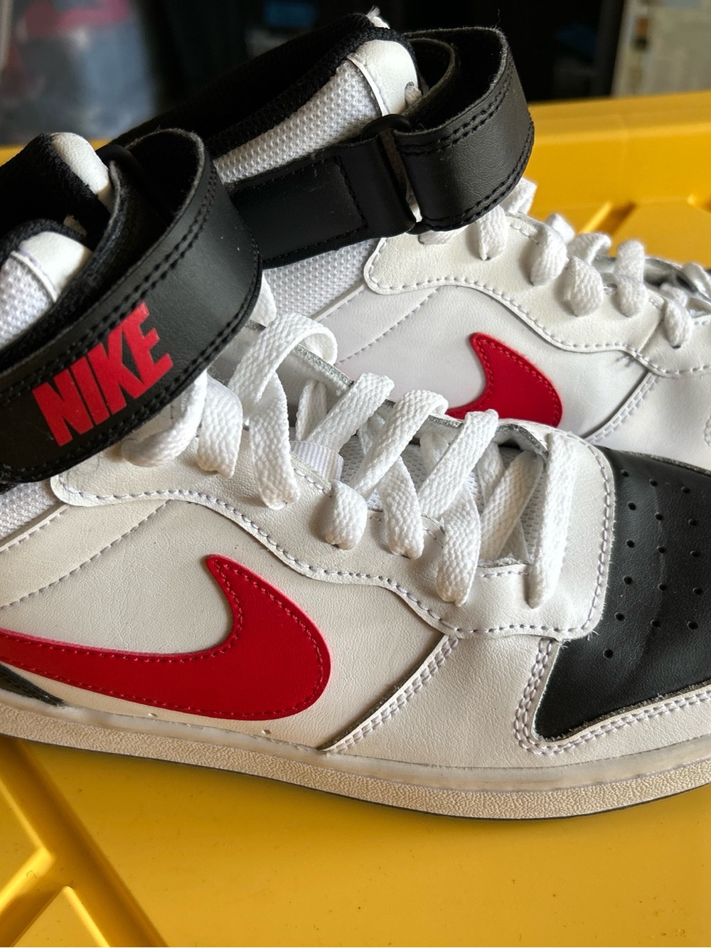 Nike White and Red Low-Top Sneakers with Black Accents